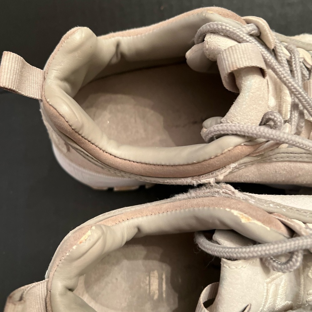 Fila Disruptor Ii Script Distressed Size 8.5 Women - image 5